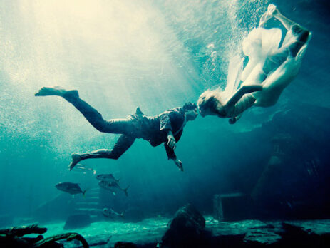 underwater wedding photography