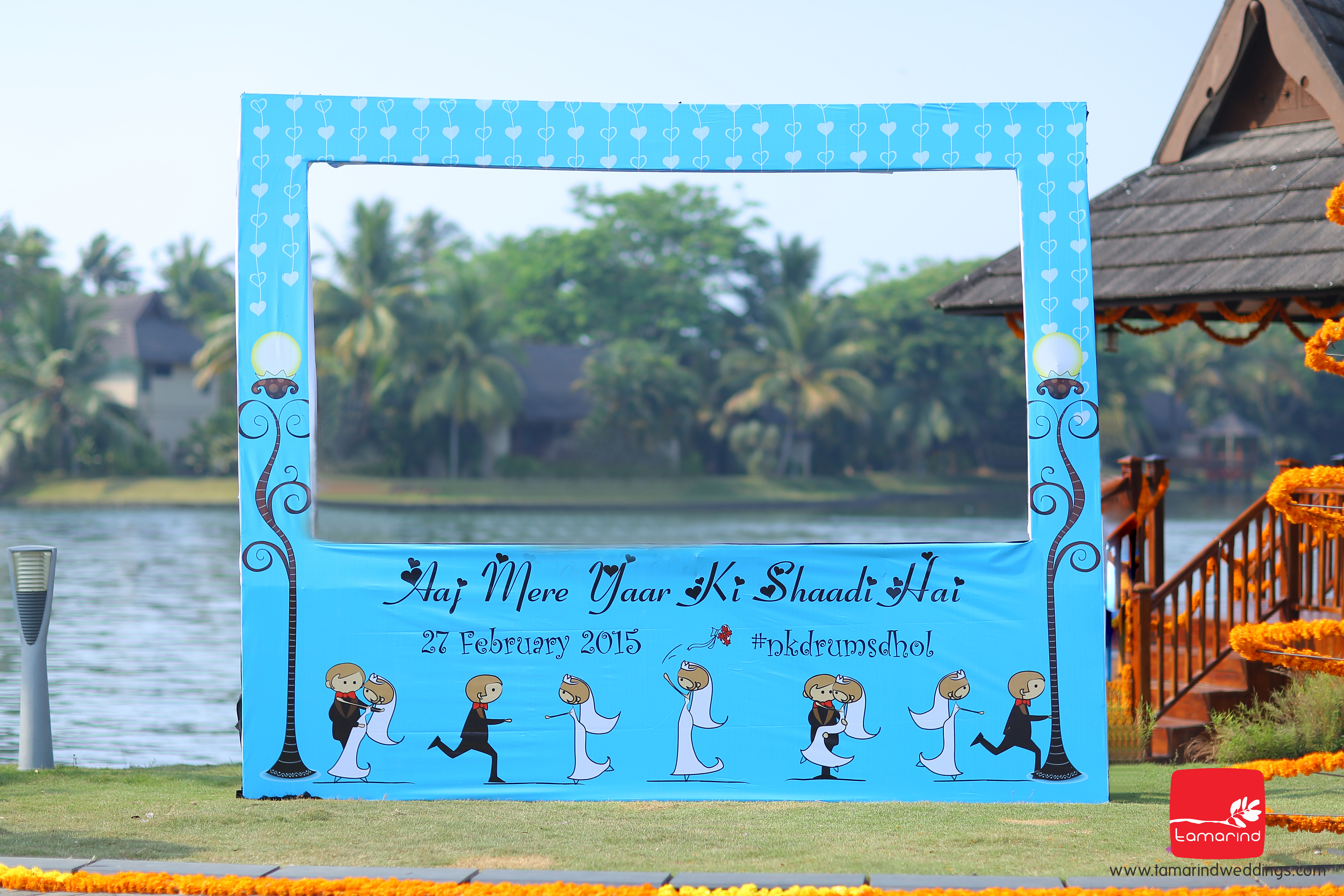 how to make photo frame for party with pole